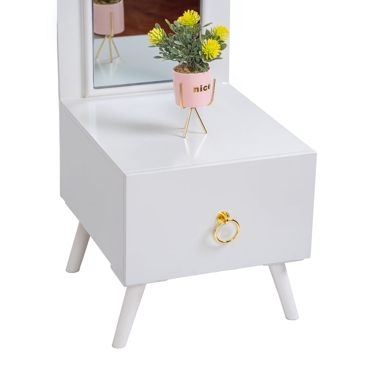 Lily Dresser